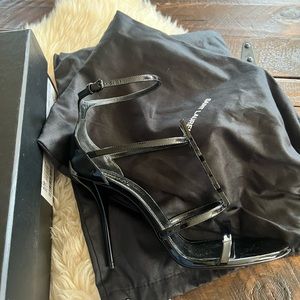 Wore once. These heel in new conditions, box and dust bags included